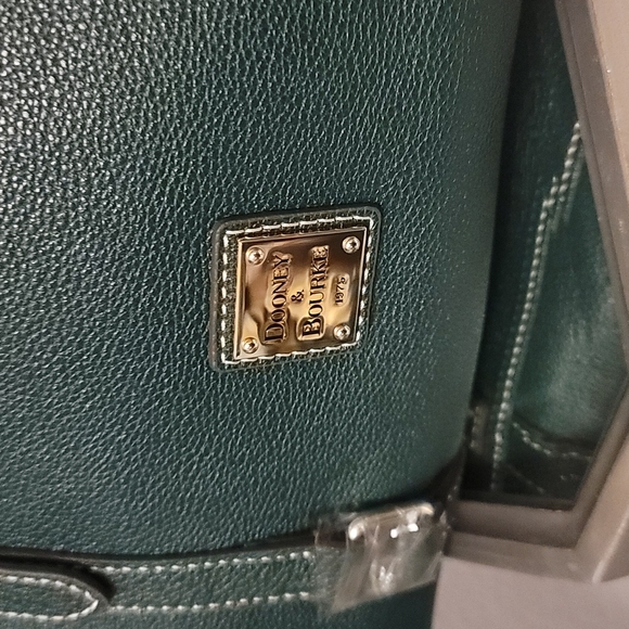 Dooney and Bourke Pebble Grain Leather Satchel ✨️FINAL SALE PRICE ✨️ - Picture 3 of 7